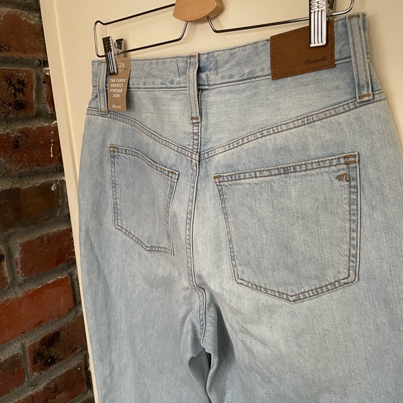 Madewell The Curvy Perfect Vintage Jean in Fitzgerald Wash | size 28 - Picture 6 of 11